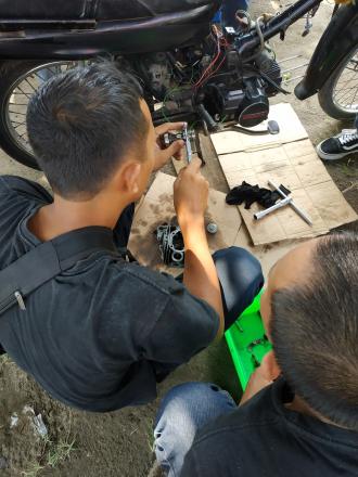 Pelatihan Mekanik Sepeda Motor Hari Ke-13 di Balai Desa Tamantirto 